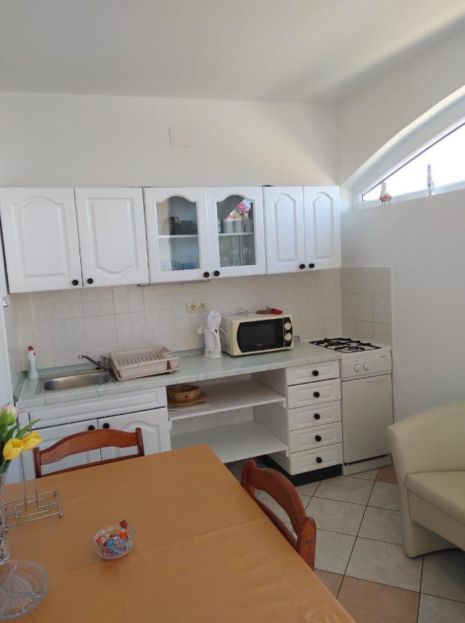 And Meri Apartman Zavala