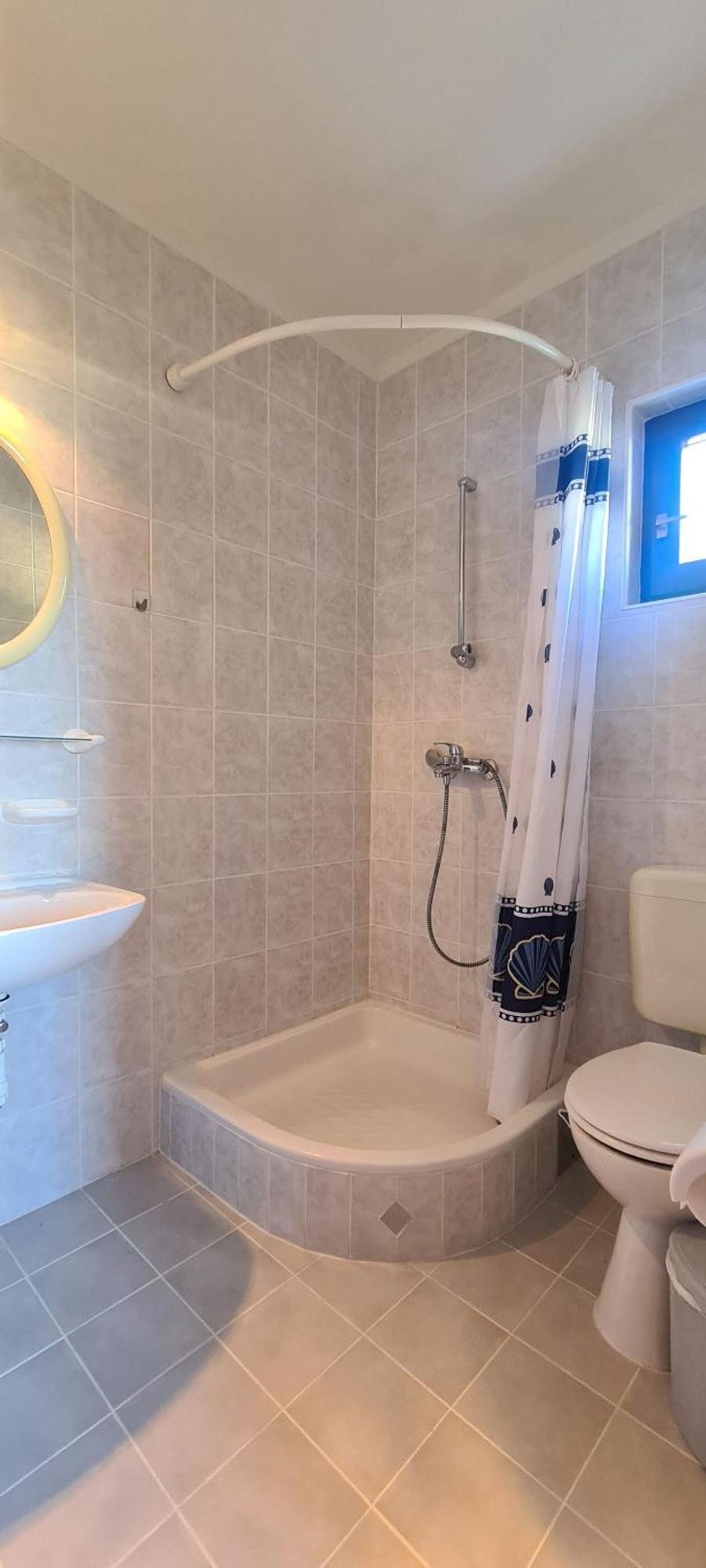 And Meri Apartman *