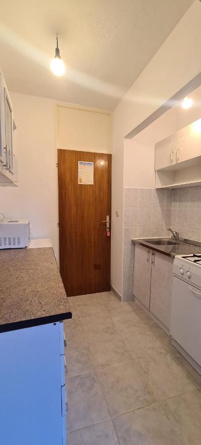 And Meri Apartman Zavala